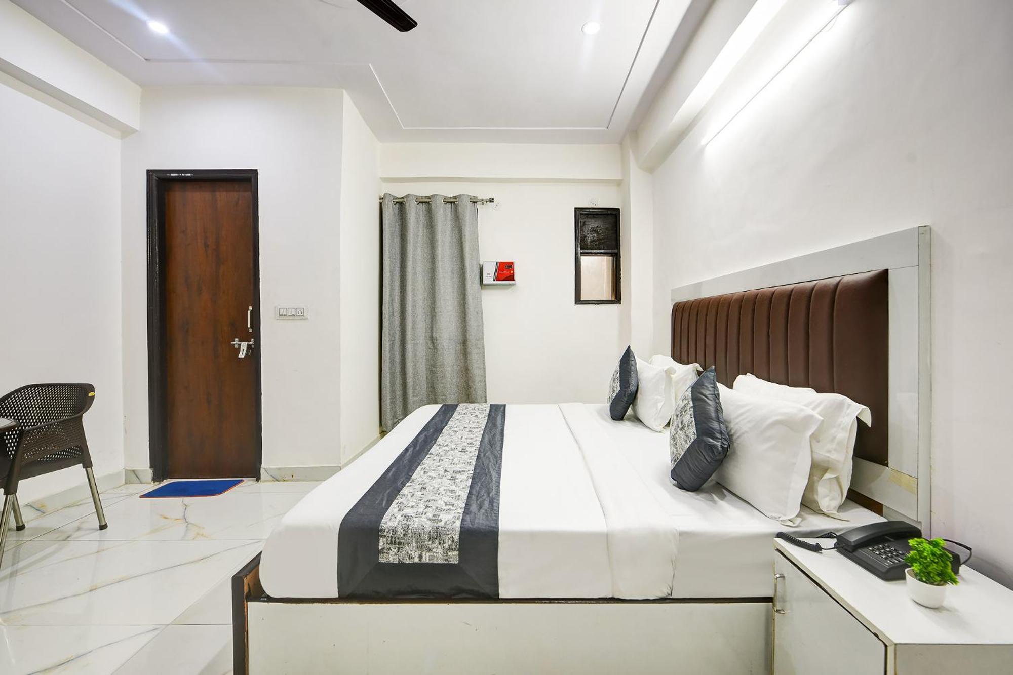 Hotel Krishna Tower Delhi  Exterior photo
