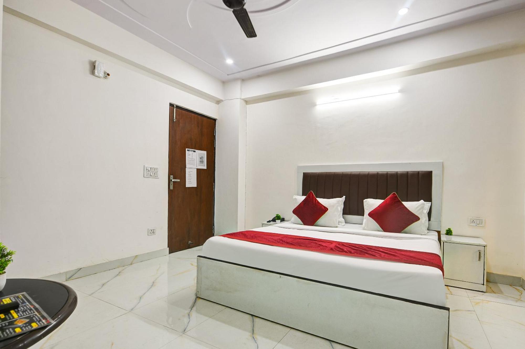 Hotel Krishna Tower Delhi  Exterior photo