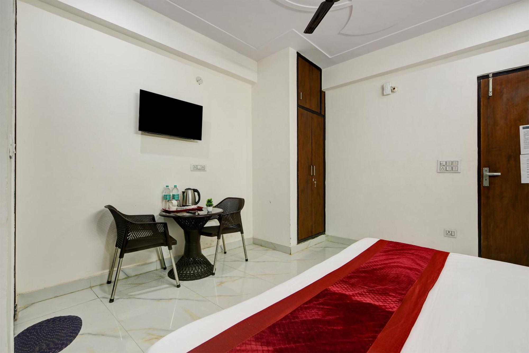 Hotel Krishna Tower Delhi  Exterior photo