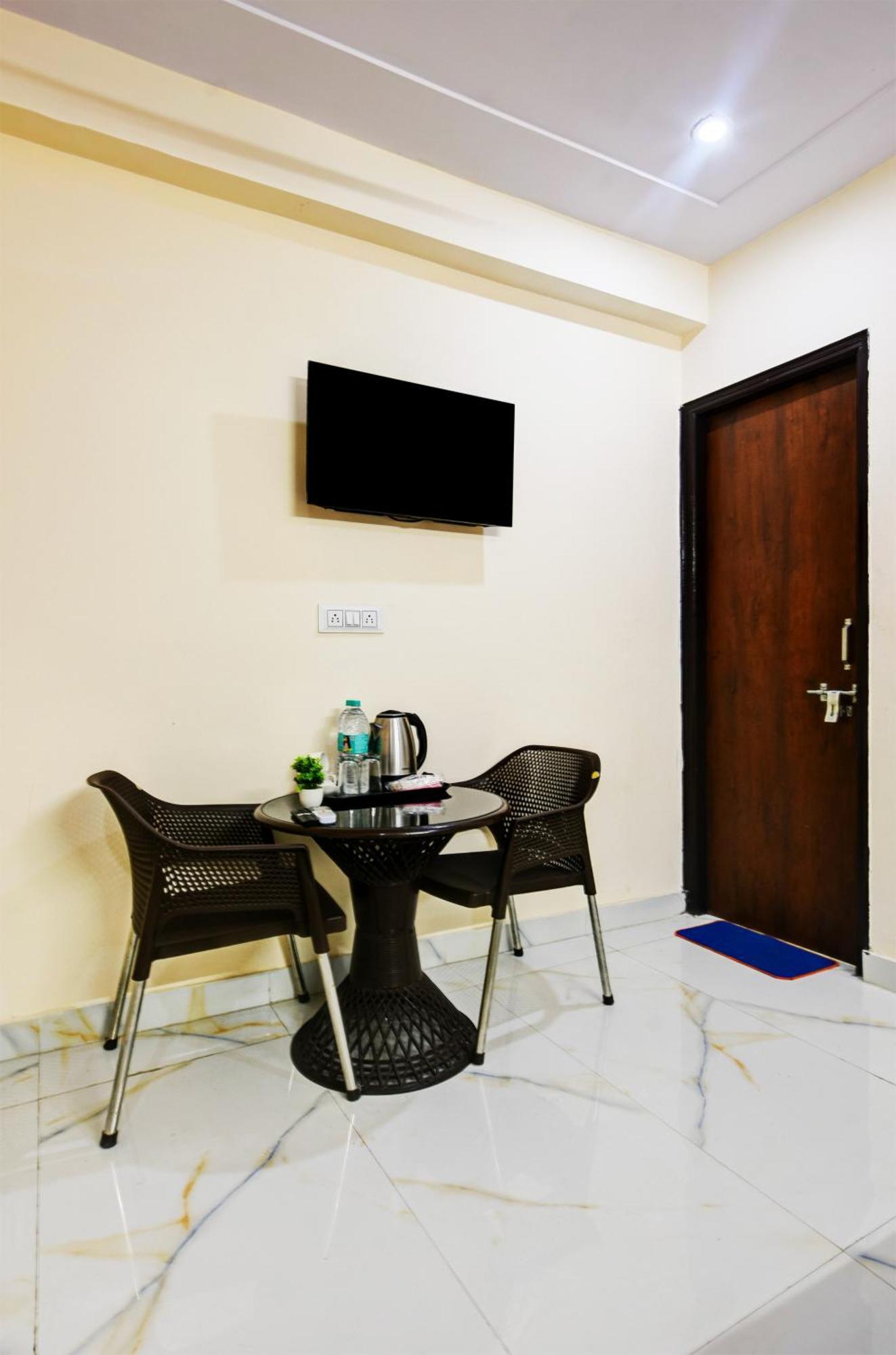 Hotel Krishna Tower Delhi  Exterior photo