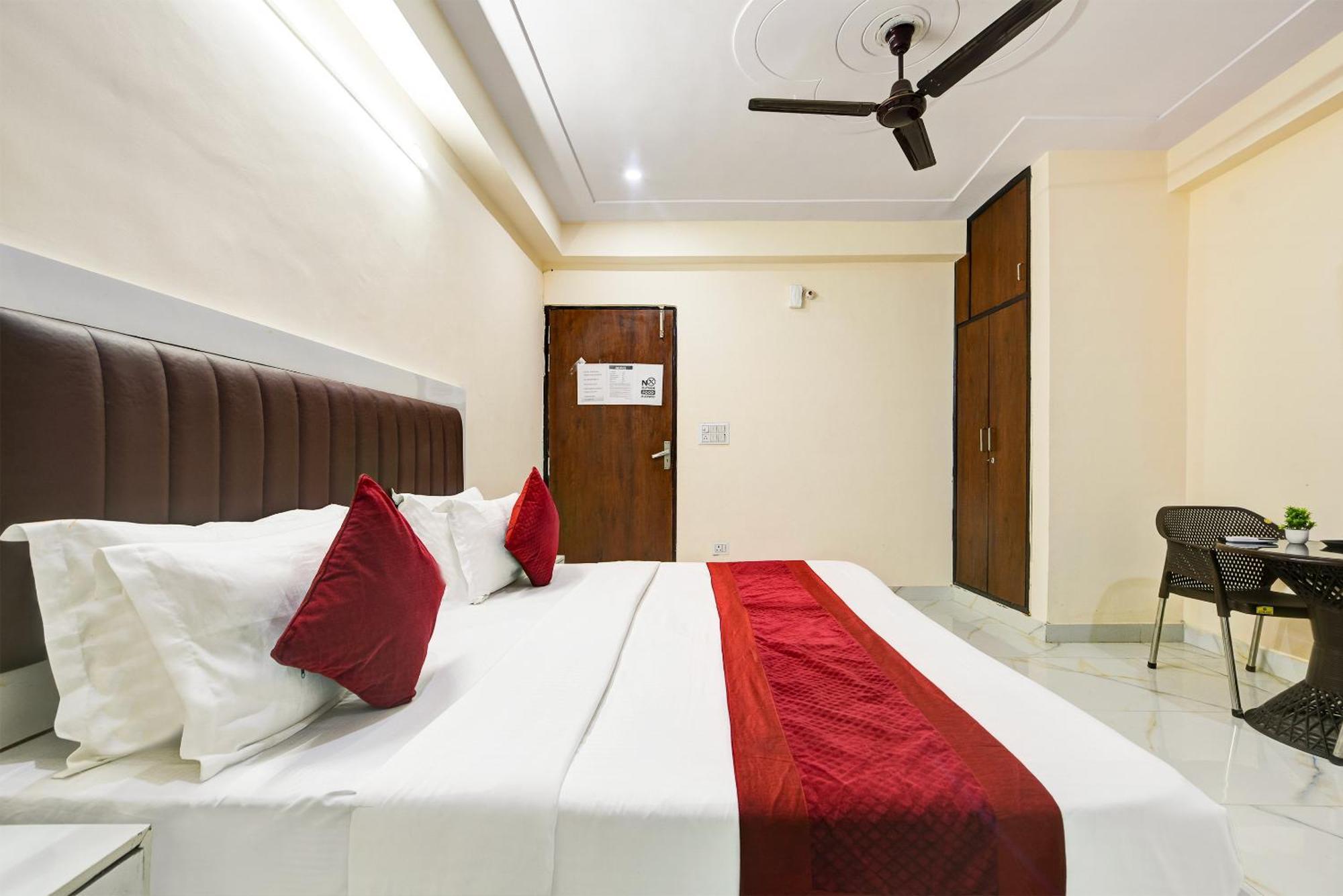 Hotel Krishna Tower Delhi  Exterior photo