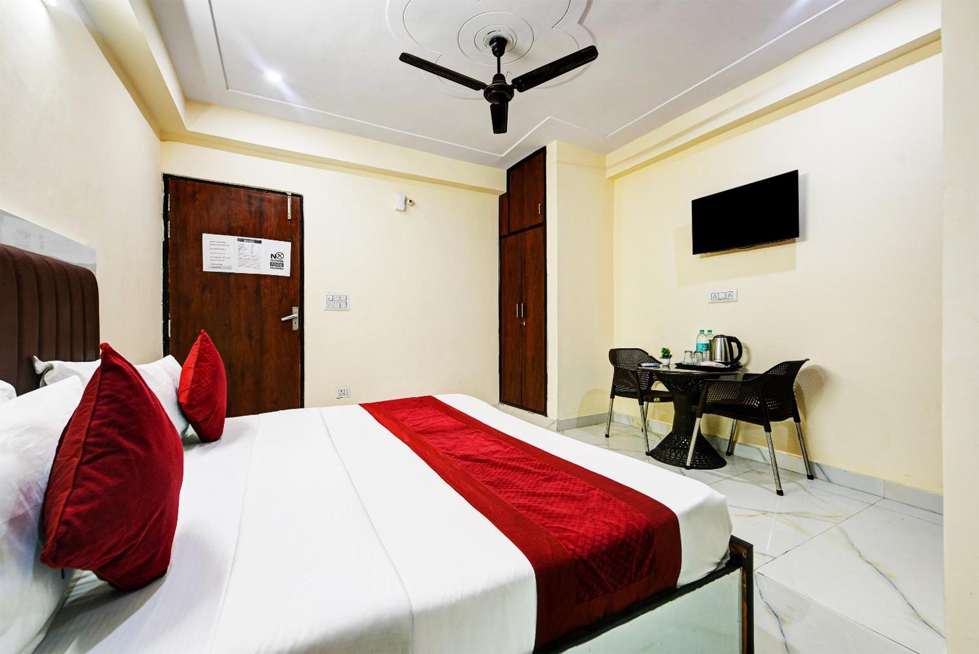 Hotel Krishna Tower Delhi  Exterior photo